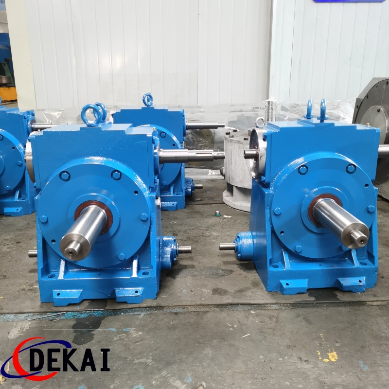 牛奶飲料灌裝機械專用蝸輪蝸桿減速機德凱生產廠家